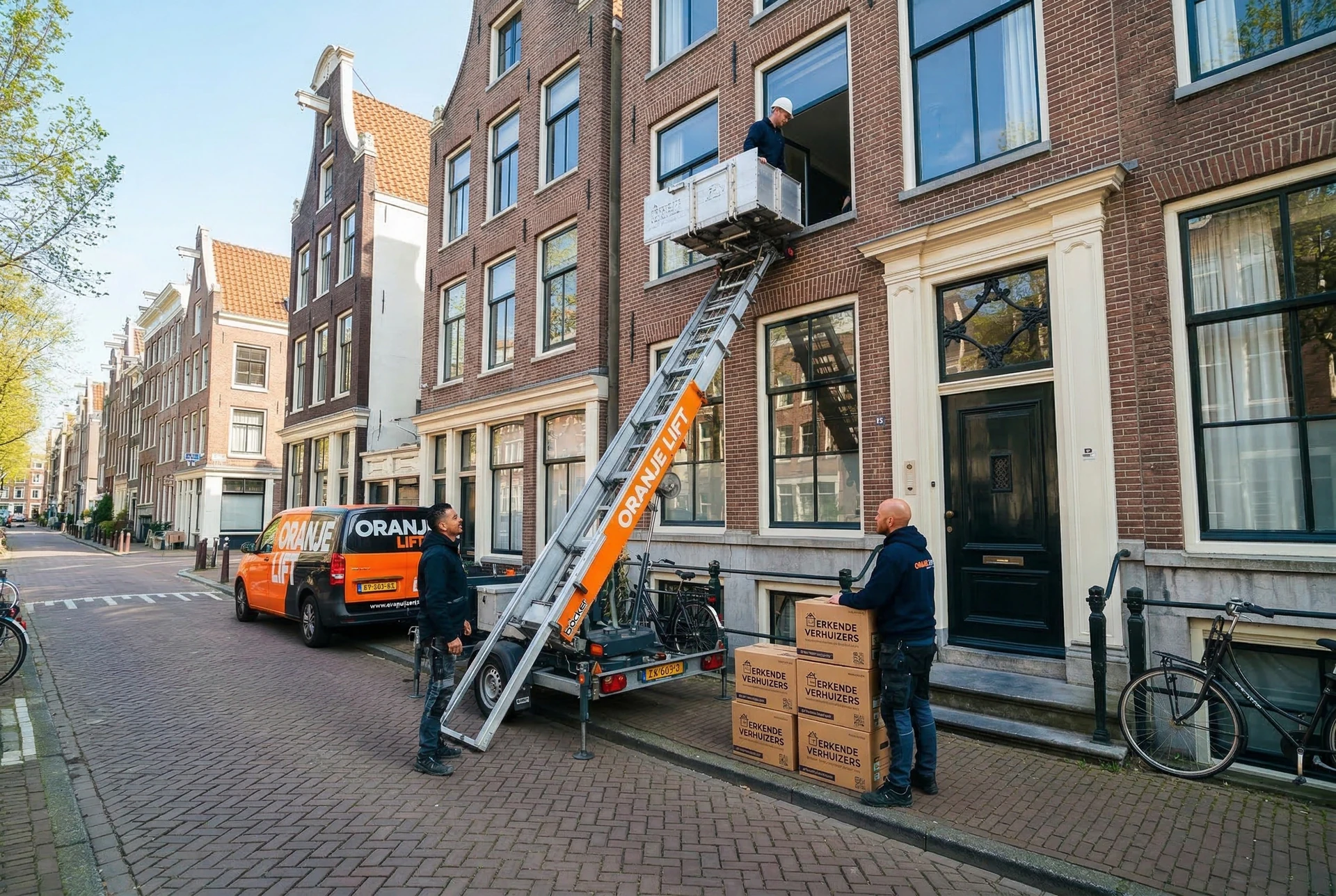 Aanhangerlift voor verhuizing in smalle straat Amsterdam