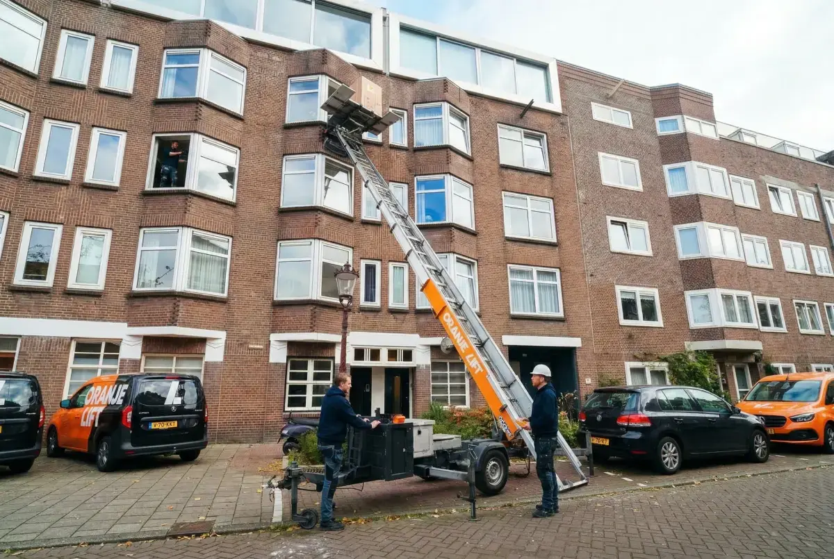 Meubellift huren in Amsterdam bij grachtenpand